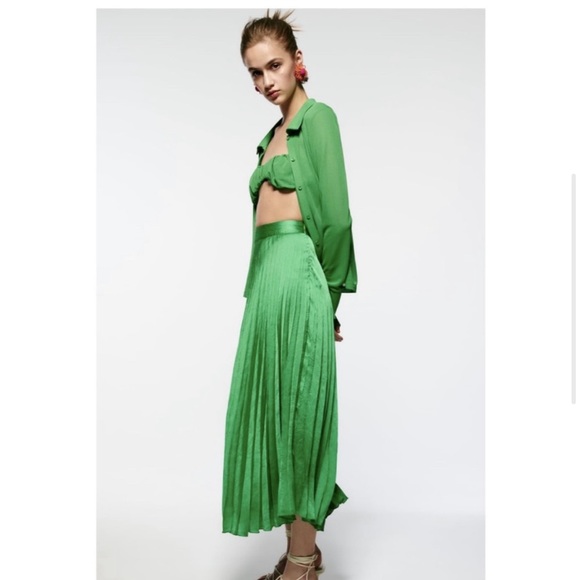 ***SOLD*** ZARA GREEN PLEATED SKIRT ***BRAND NEW*** SZ M - Picture 7 of 7